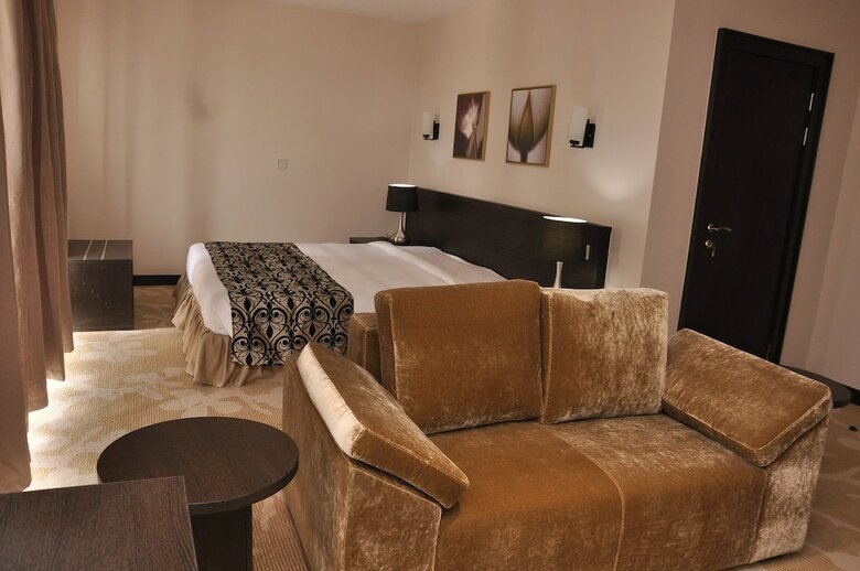 Hotel Golden Tulip Oniru Suites