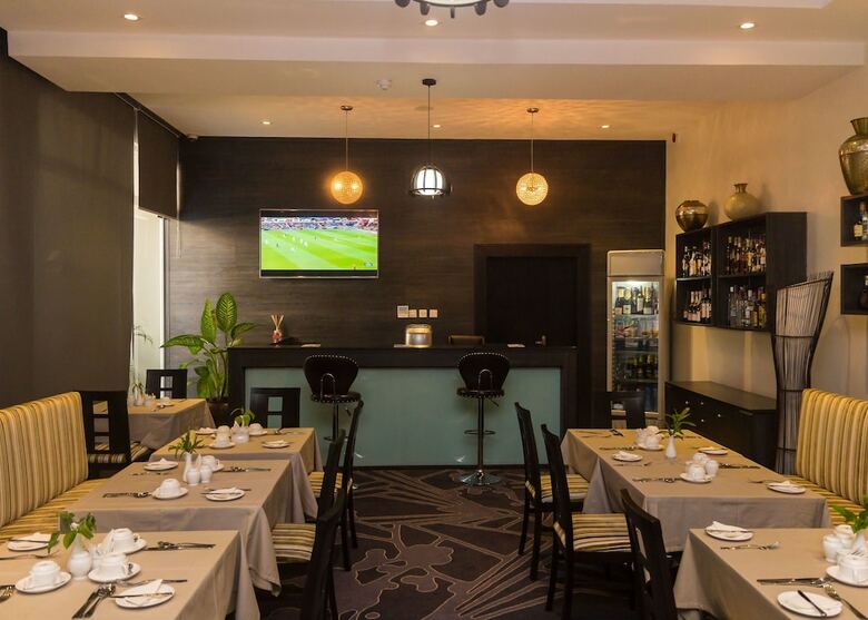 Hotel Golden Tulip Oniru Suites