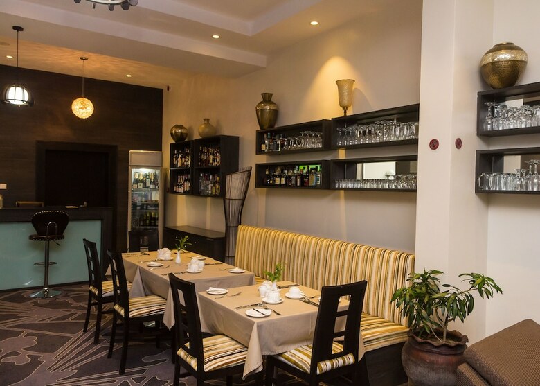 Hotel Golden Tulip Oniru Suites