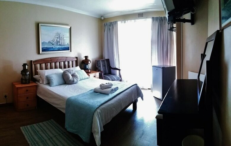 Hostal Saltycrax Backpackers And Adventures