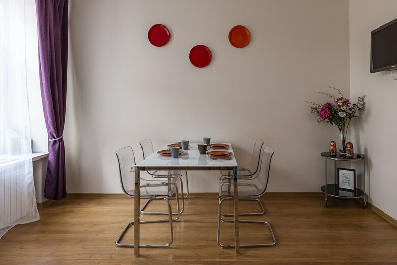 Home4day Central Apartment On Nevsky Prospekt