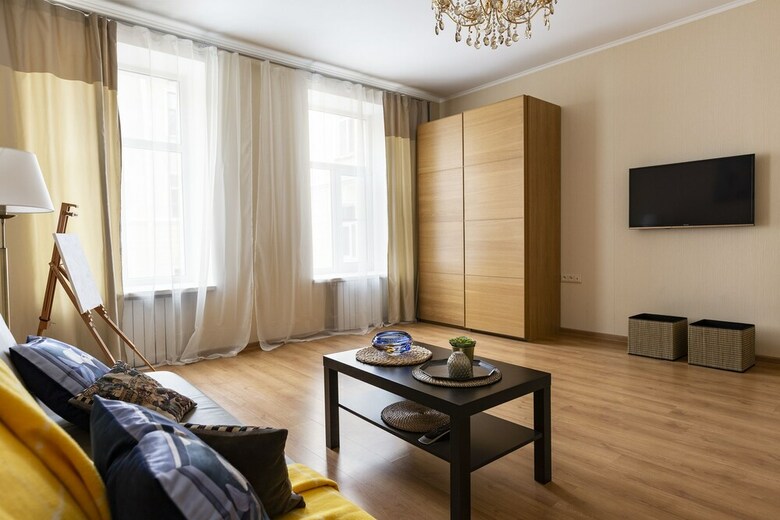 Home4day Central Apartment On Nevsky Prospekt