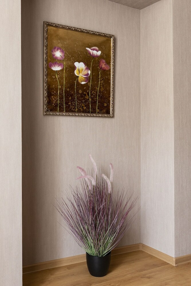 Home4day Central Apartment On Nevsky Prospekt