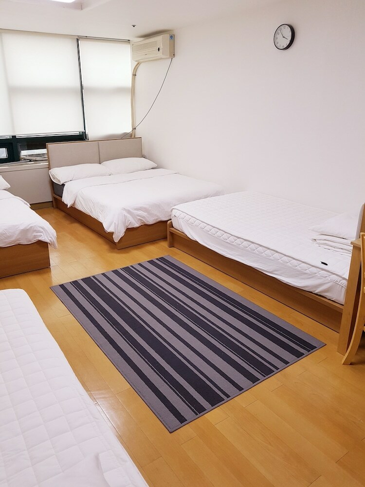 Apartamentos Atomy Stay
