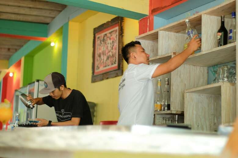 Warna Beach Hotel