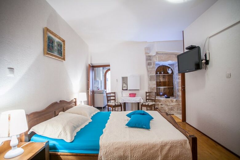 Apartamentos Guest House Trifora