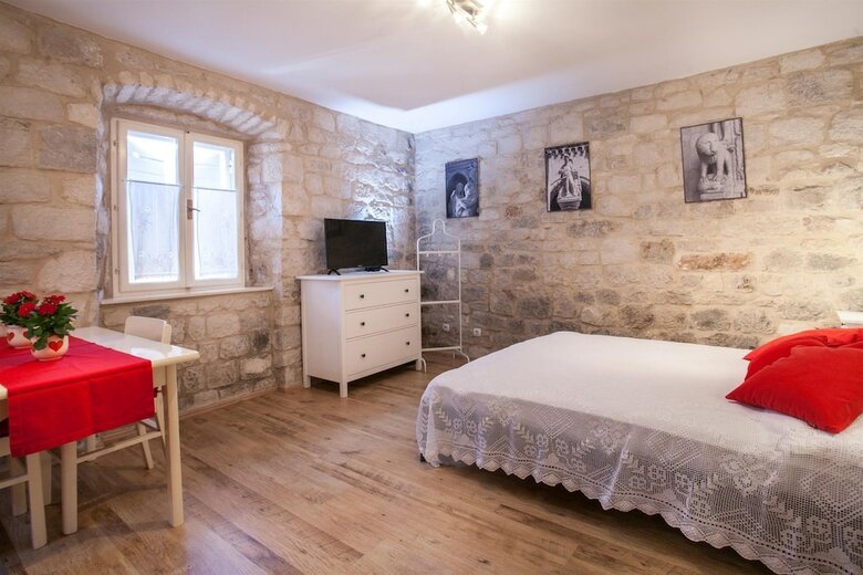 Apartment And Room Ursa