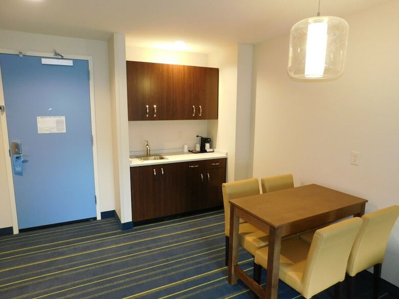 Hotel Days Inn & Suites By Wyndham Kearney