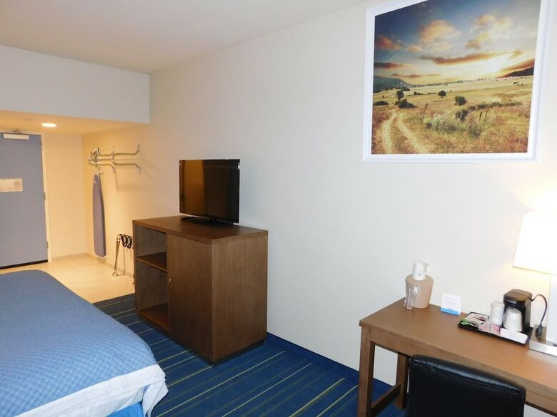 Hotel Days Inn & Suites By Wyndham Kearney