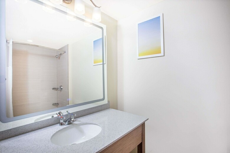 Hotel Days Inn & Suites By Wyndham Kearney