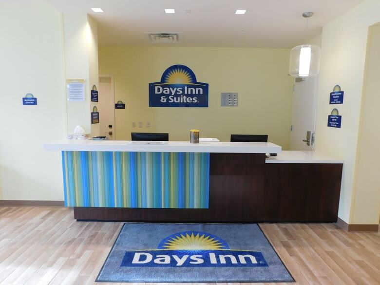 Hotel Days Inn & Suites By Wyndham Kearney