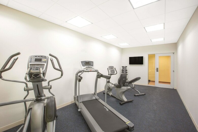 Hotel Days Inn & Suites By Wyndham Kearney