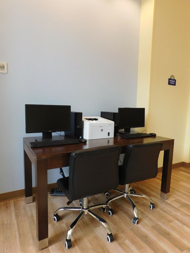 Hotel Days Inn & Suites By Wyndham Kearney