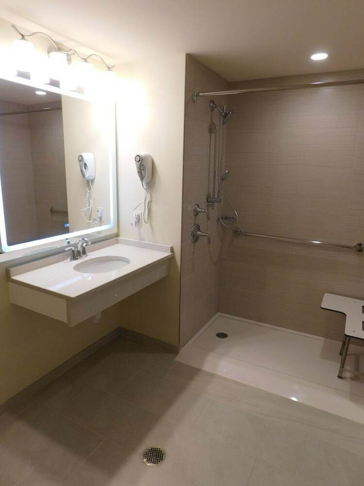 Hotel Days Inn & Suites By Wyndham Kearney