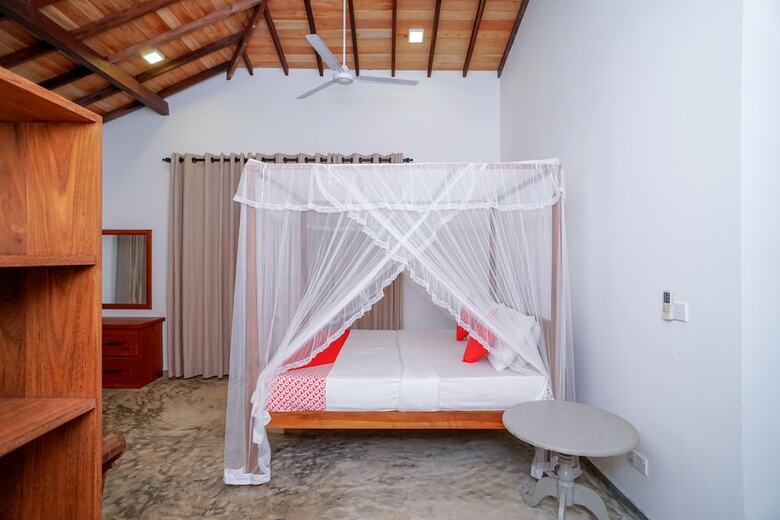 Hotel Oyo 382 Antique Ceylon Villa