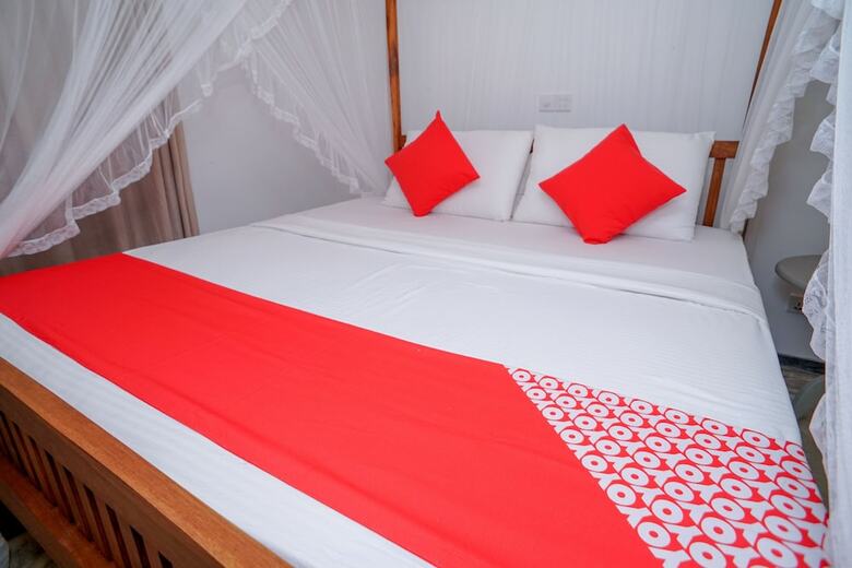 Hotel Oyo 382 Antique Ceylon Villa