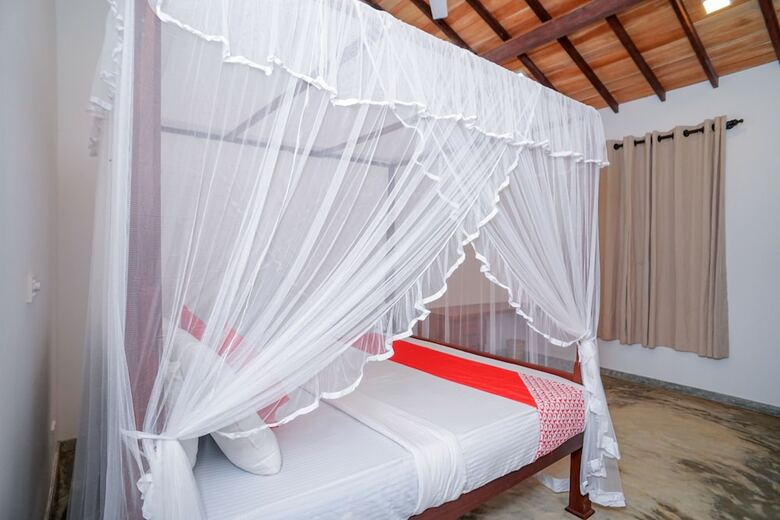 Hotel Oyo 382 Antique Ceylon Villa