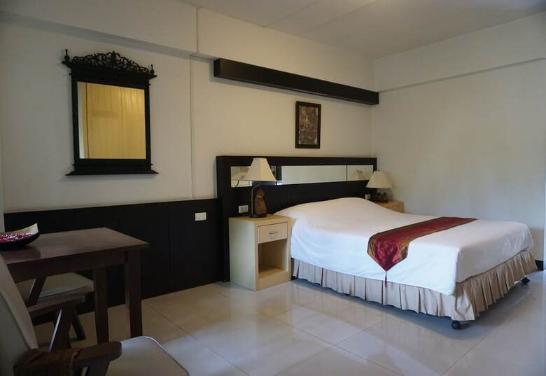 Hotel Borarn House