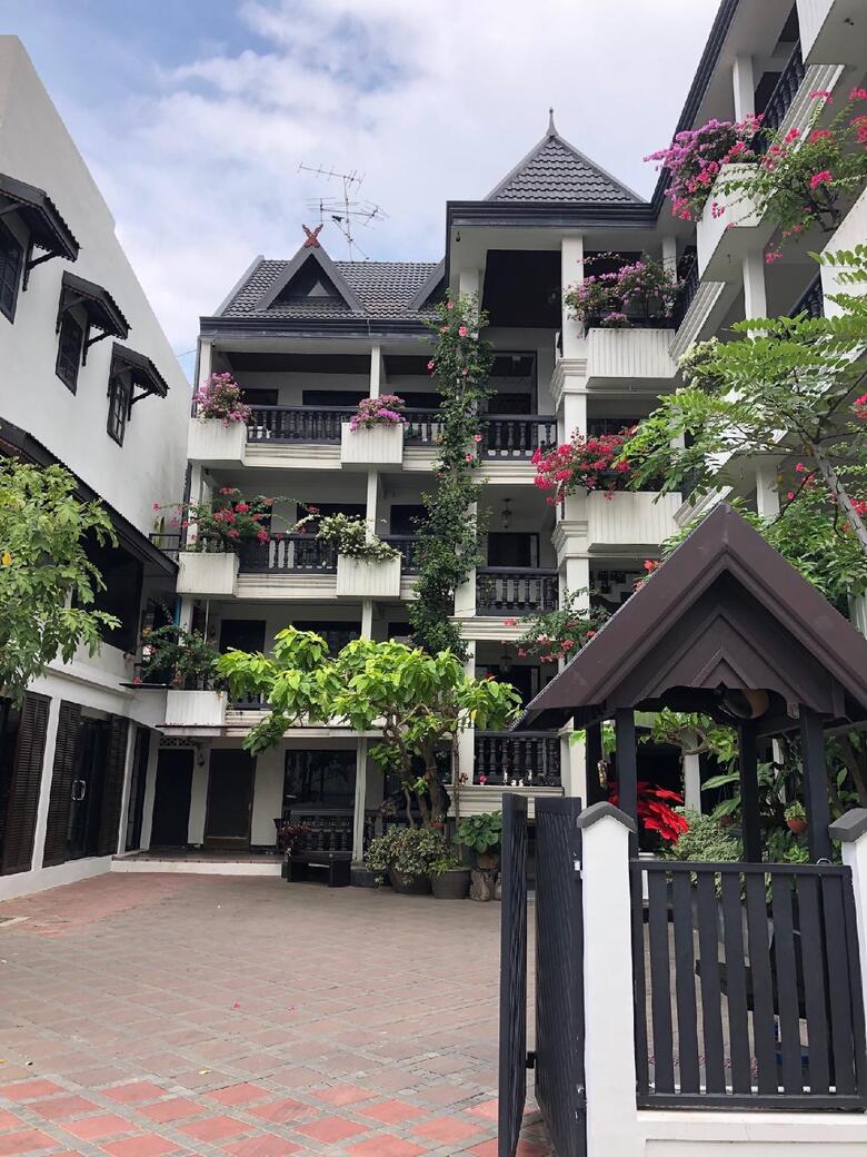Hotel Borarn House