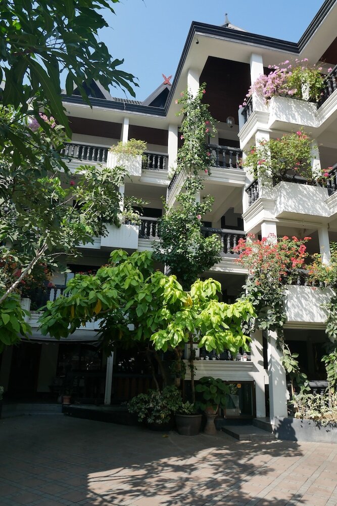Hotel Borarn House