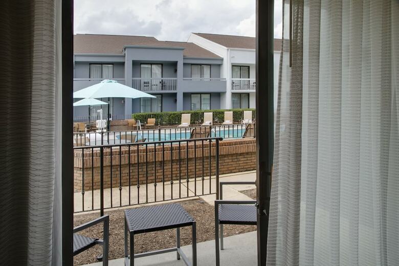 Hotel Courtyard By Marriott Atlanta Windy Hill/ballpark