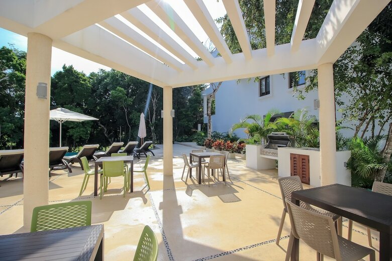 Apartamentos Condo With Infinity Pool View By Olahola