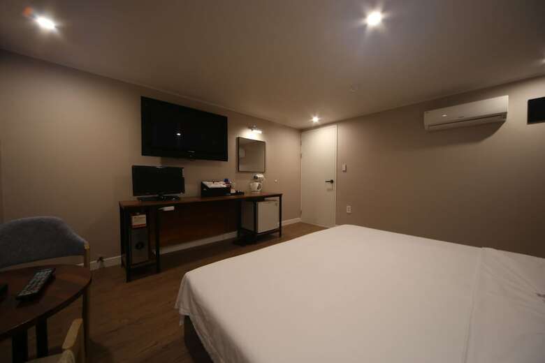 Hotel We've Motel