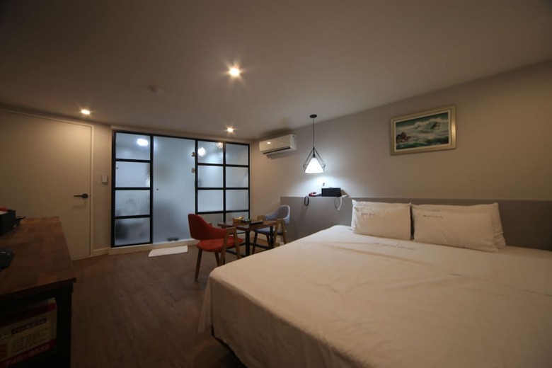 Hotel We've Motel