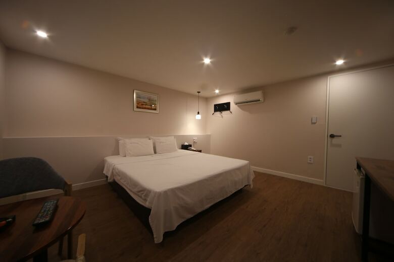 Hotel We've Motel