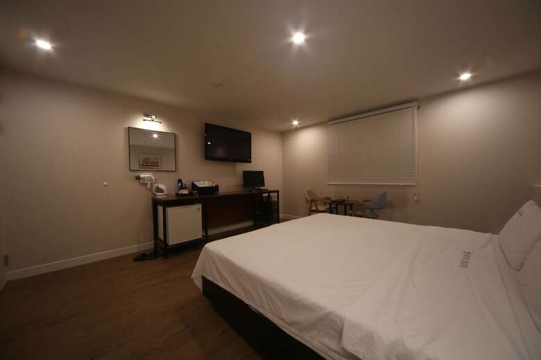 Hotel We've Motel