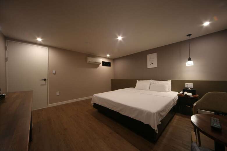 Hotel We've Motel