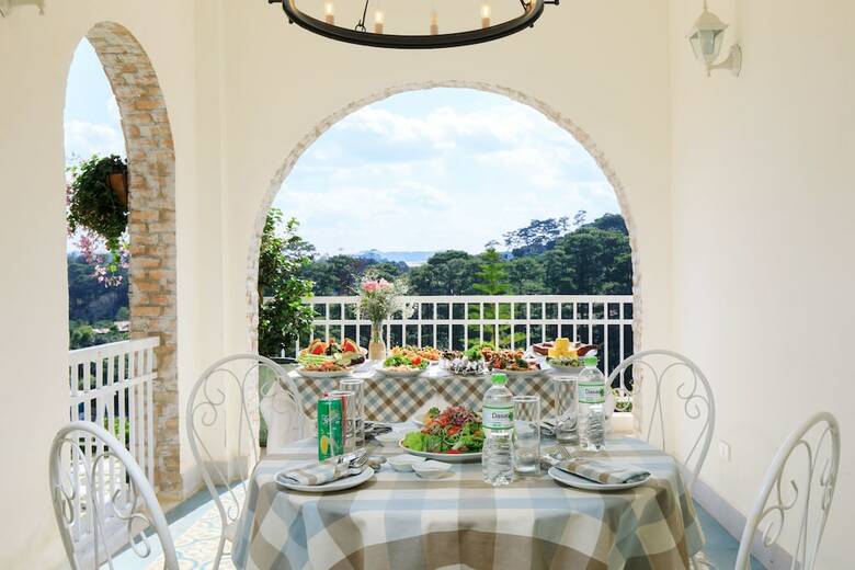 Hotel Dalat de Charme Village