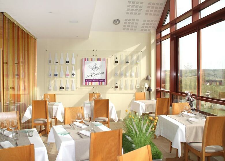 Hotel Les Demoiselles