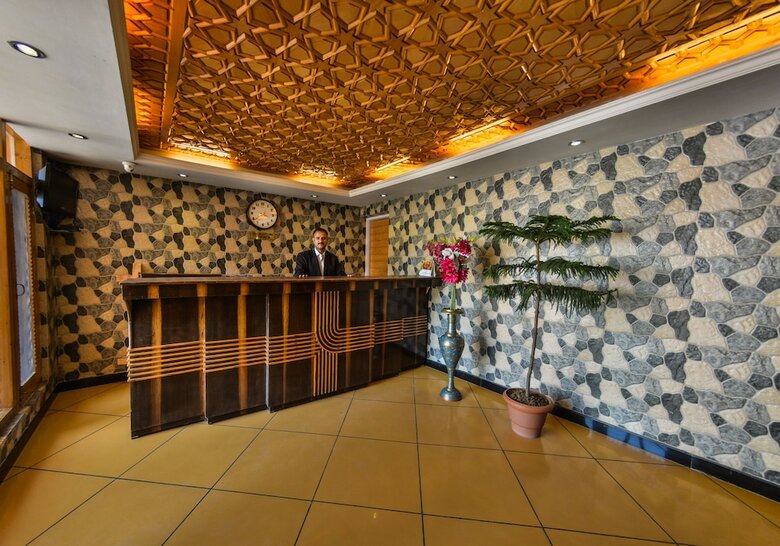 Hotel Royal Comfort Regency