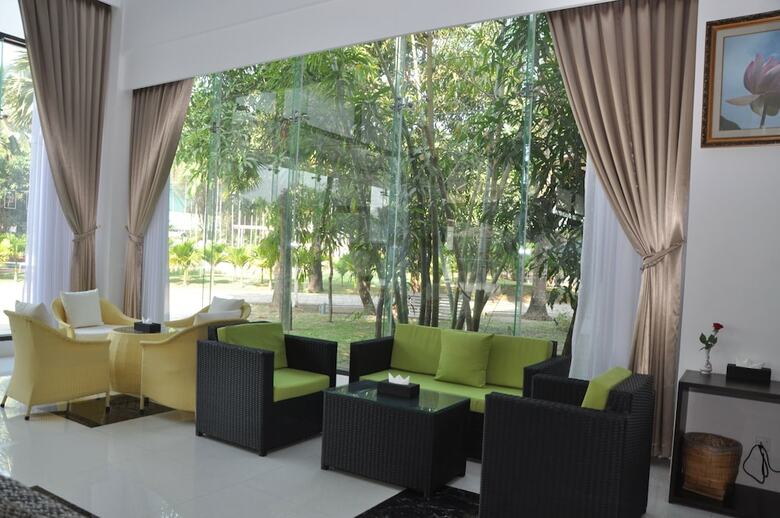 Akore Myanmar Life Hotel