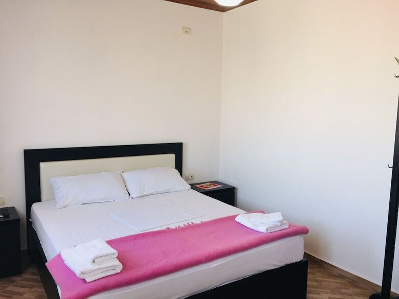 Hotel Denis Guest House