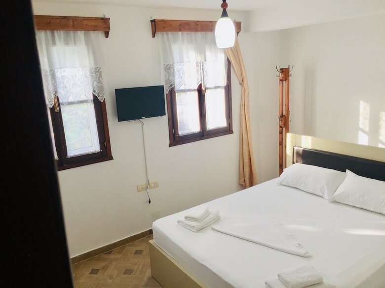 Hotel Denis Guest House