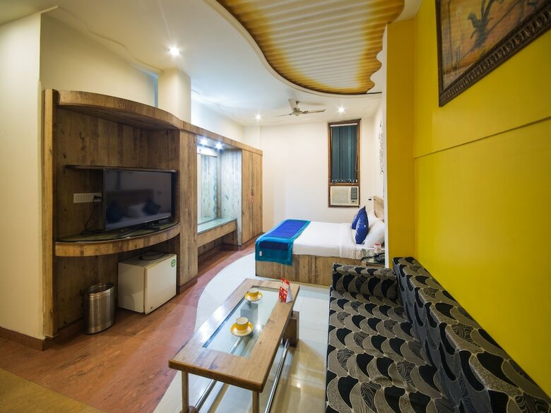 Oyo 2353 Hotel Deep