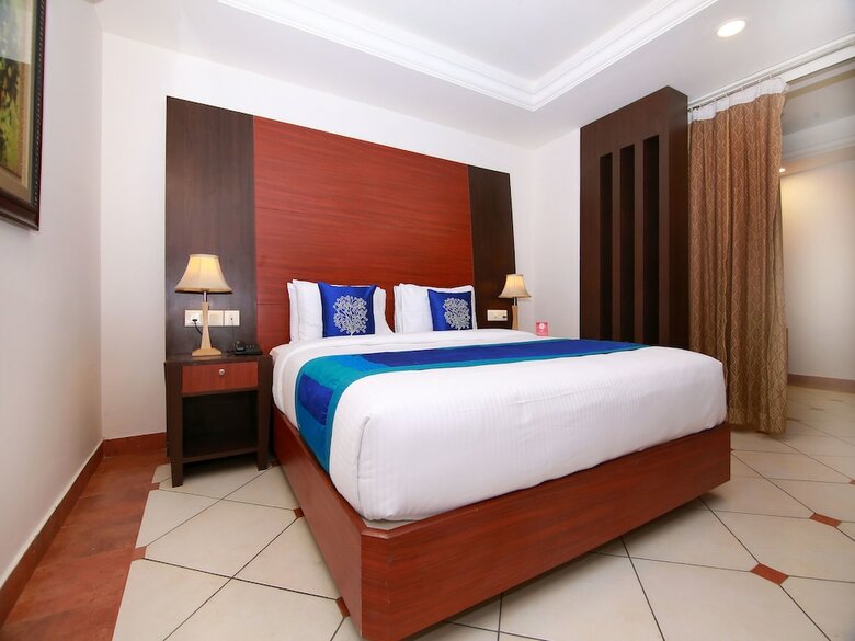 Hotel Emarald Hotel