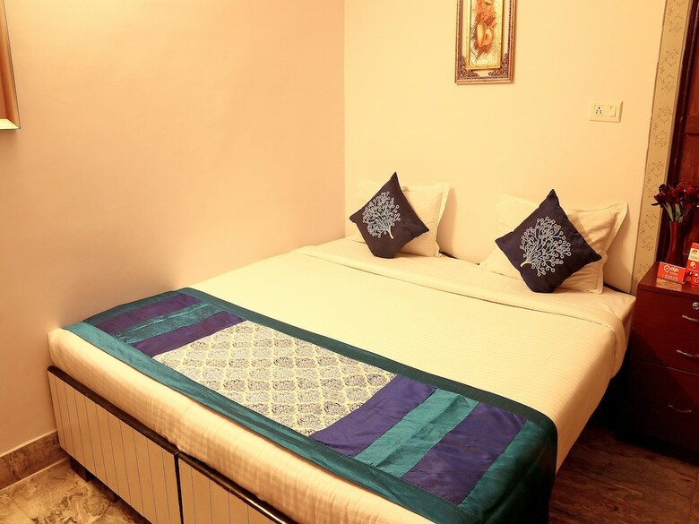 Hotel Oyo 3634 Apartment Rk Hospitality