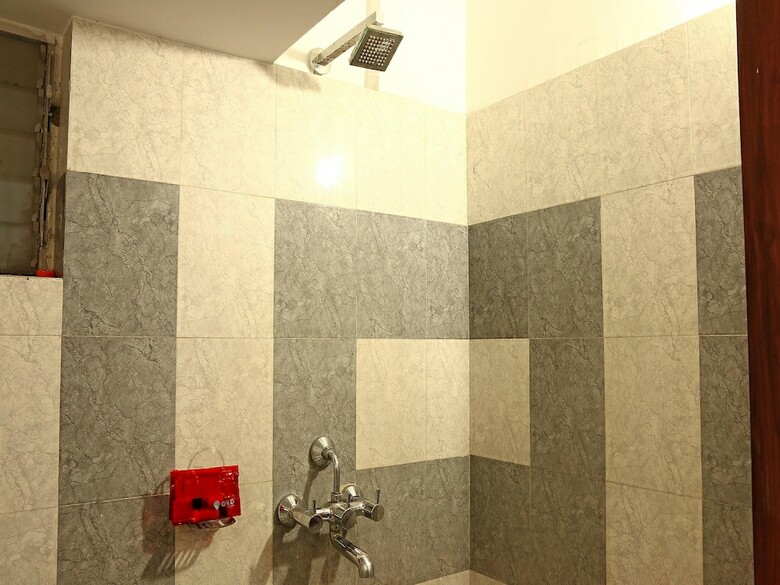 Hotel Oyo 3634 Apartment Rk Hospitality