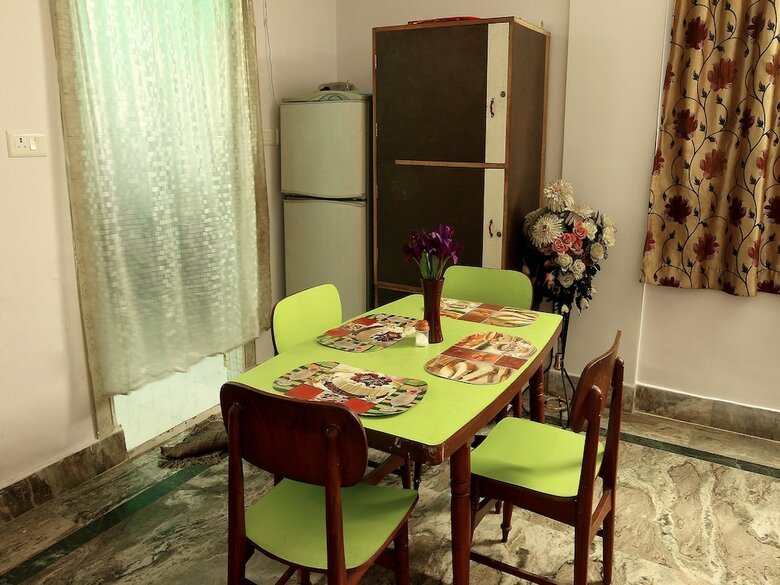 Hotel Oyo 3634 Apartment Rk Hospitality