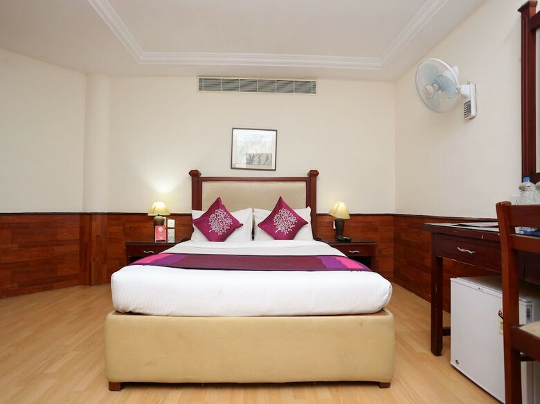 Oyo 10719 Mermaid Hotel