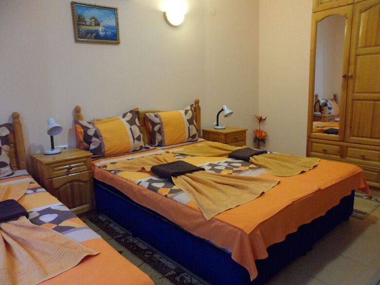 Hotel Varusha