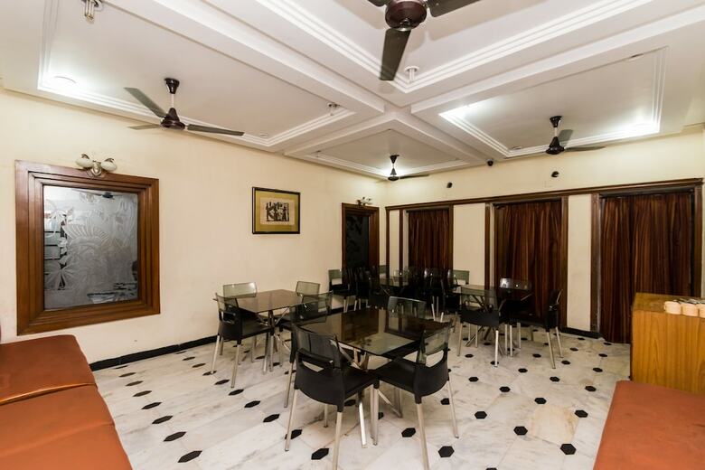 Oyo 4621 Hotel Camac Plaza