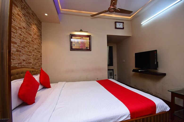 Hotel Oyo 2510 Near Camac Street