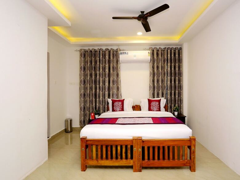 Oyo 9620 Hotel Emza Residency