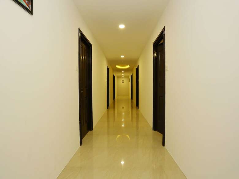 Oyo 9620 Hotel Emza Residency