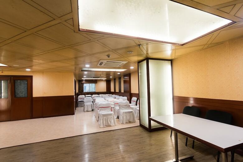 Hotel Oyo 867 Marina