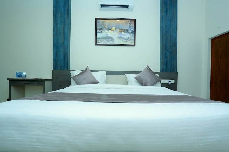 Oyo 10278 Hotel Caprice Residency